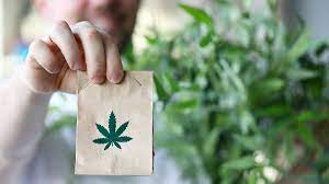 Advantages of Buying Weed Online over Local Dispensaries