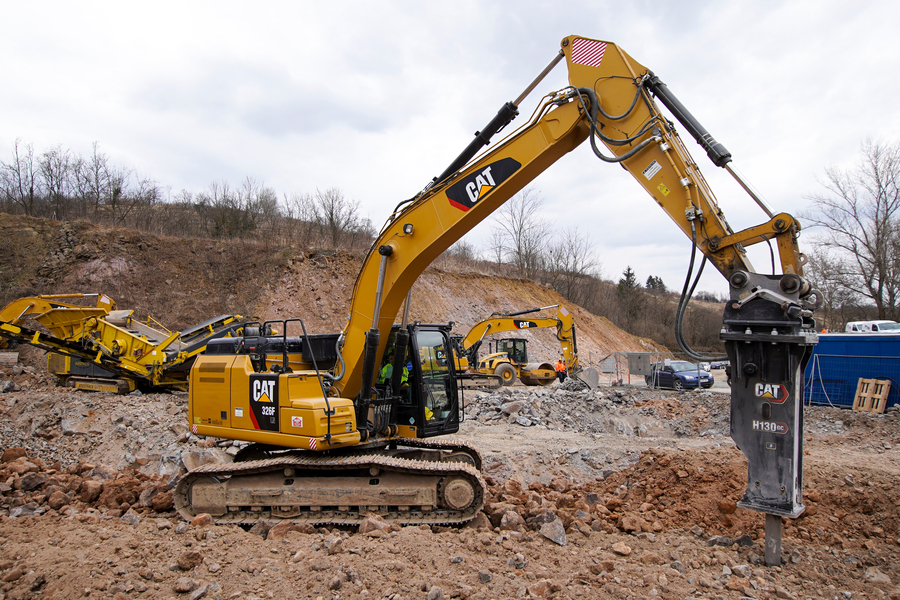 Enhancing Excavator Efficiency with Tilt Couplers