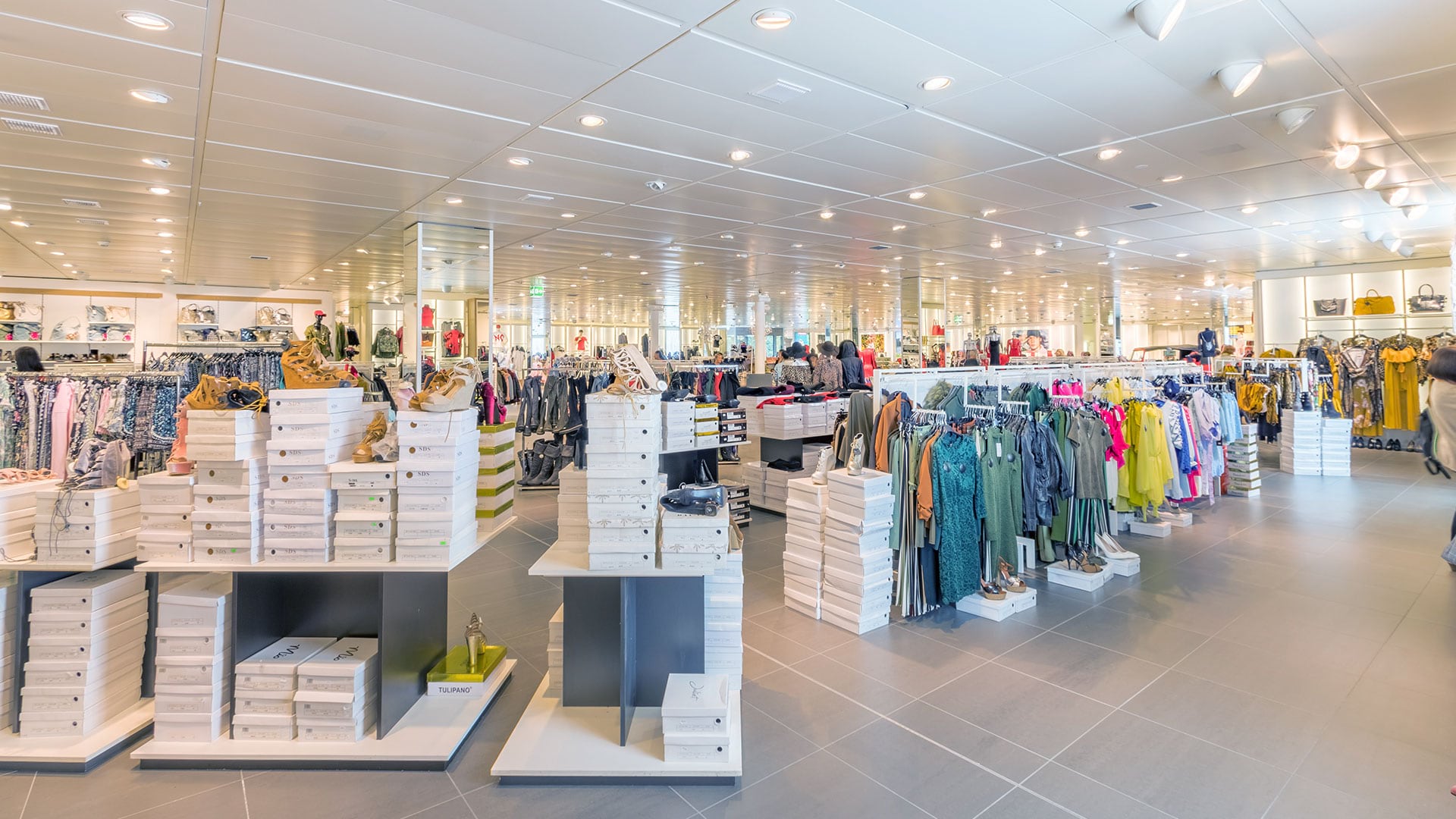Navigating the Modern Marketplace: A Guide to Retail Survival