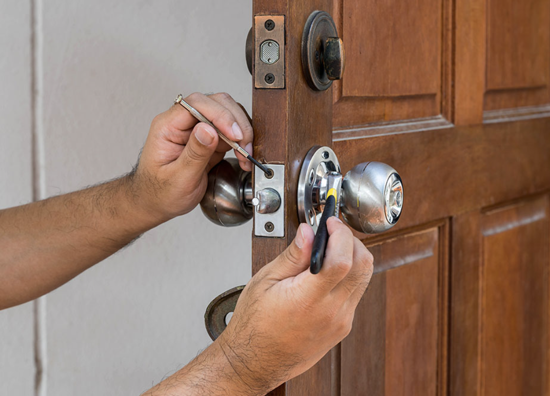 6 Reasons Why You Should Always Hire Professional Locksmiths for Door Lock Installation Services