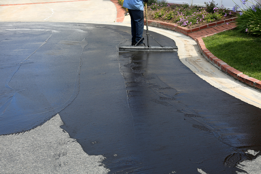 The Ultimate Guide to Driveway Sealcoating