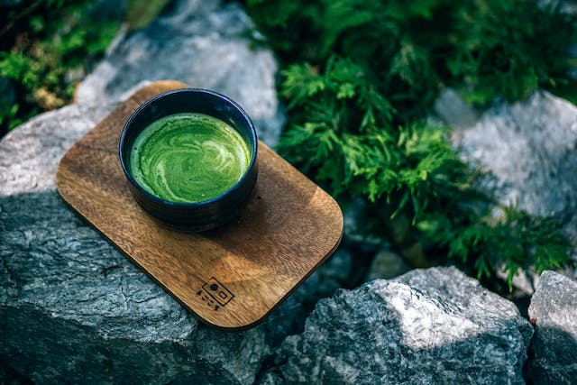 Can you whisk matcha in a regular bowl?