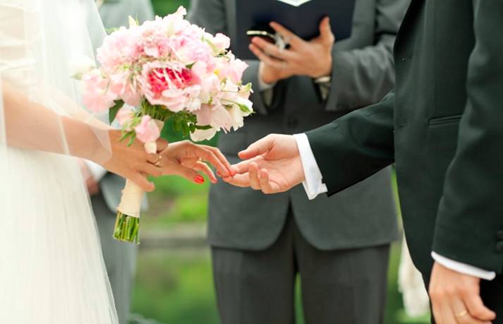 Romantic and Fascinating Wedding Rituals Around the World