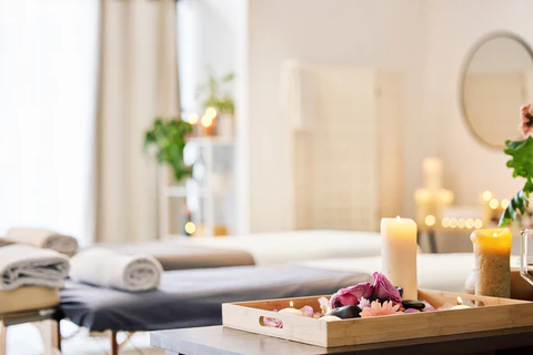 5-Star Spa Experience: How Your Esthetician Table Can Wow Your Clients