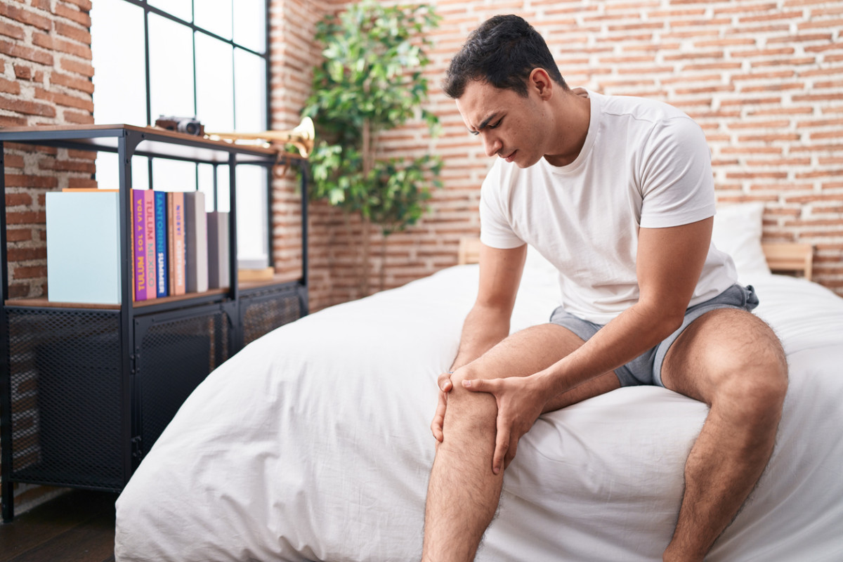 Knee Pain at Night: Causes and Treatment